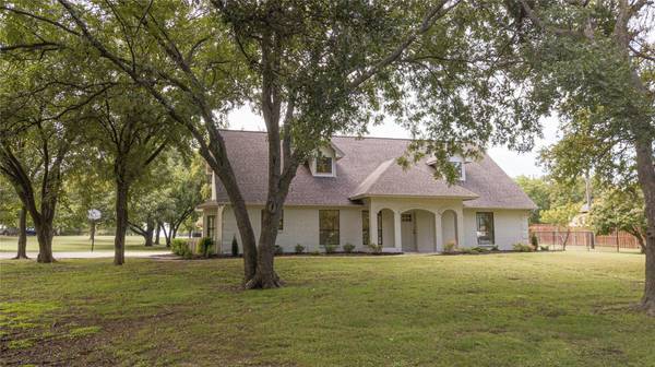 216 Live Oak Drive, Hudson Oaks, TX 76087