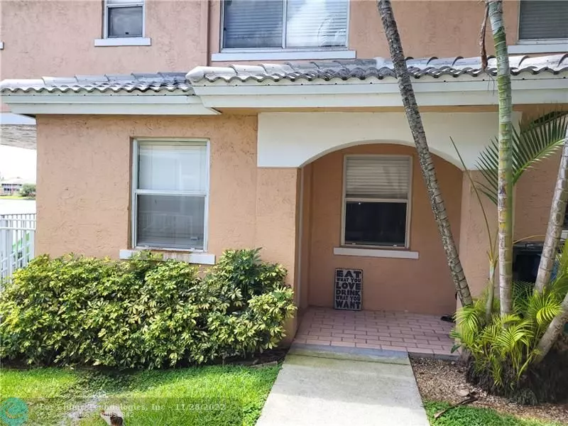 3287 NW 44th St, Oakland Park, FL 33309