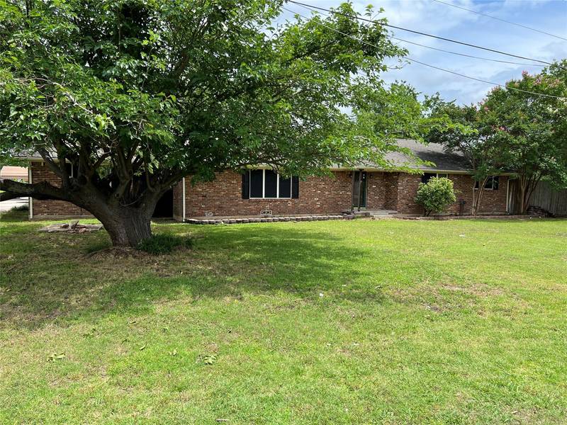 806 N Poplar Street, Leonard, TX 75452