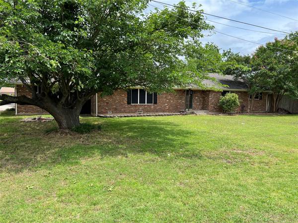 806 N Poplar Street,  Leonard,  TX 75452