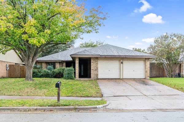 314 Kalmia Drive, Arlington, TX 76018