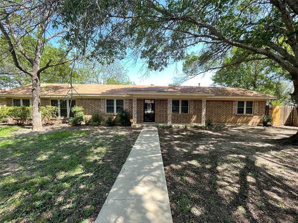 1306 Westhill Lane, Coleman, TX 76834