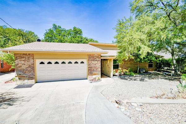 4001 Cimmaron Trail, Granbury, TX 76049