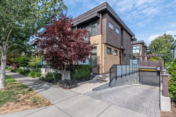 Victoria, BC V8V 3C5,1020 Richardson St #13