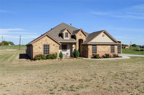 328 Valley Meadow Drive, Decatur, TX 76234