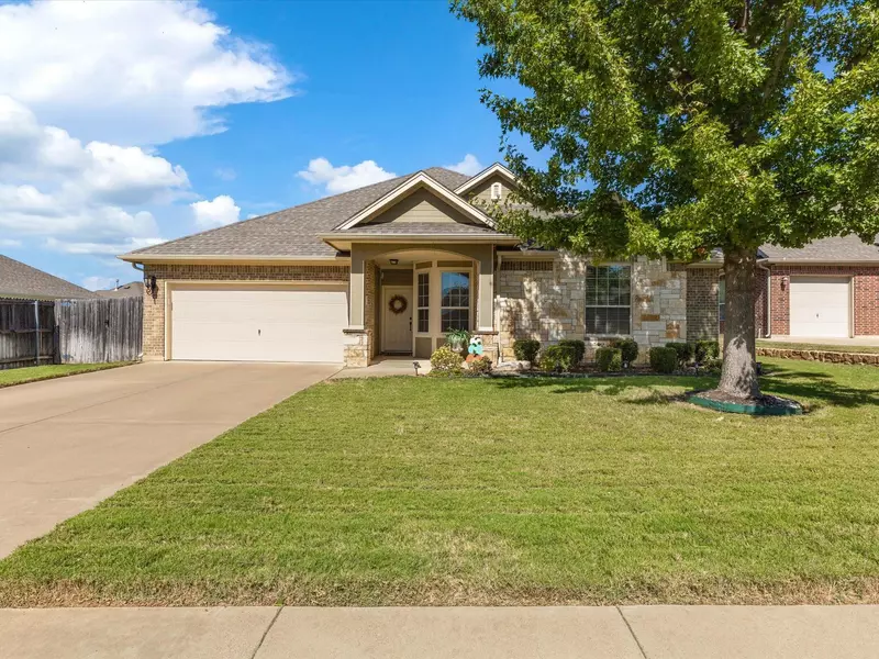 873 Valley Ridge Road, Burleson, TX 76028