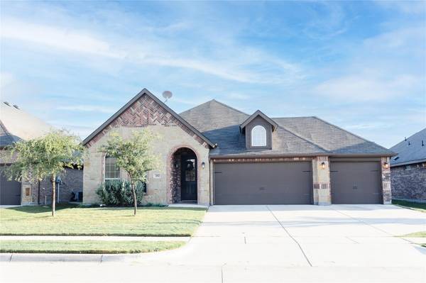 282 Pine Crest Drive, Justin, TX 76247