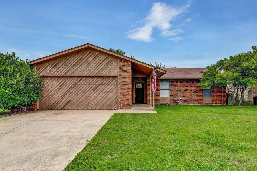 6637 Ridgewood Trail, Watauga, TX 76148