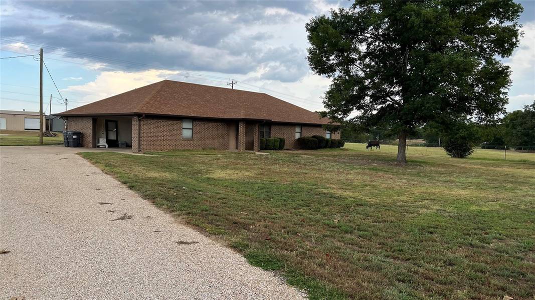 1672 County Road 1030, Mount Pleasant, TX 75455