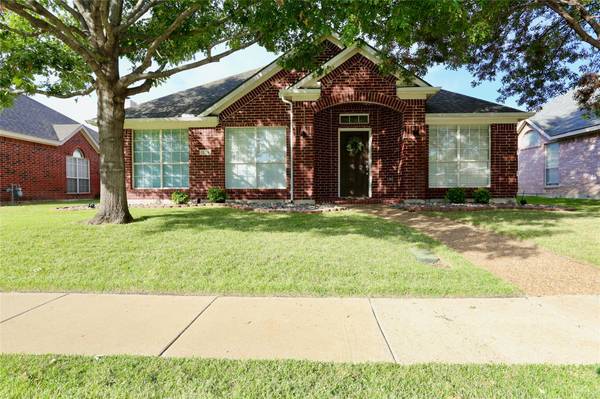 1236 Courtney Lane, Lewisville, TX 75077