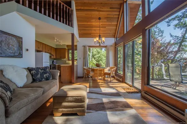 4602 Pecos Rd, Pender Island, BC V0N 2M1