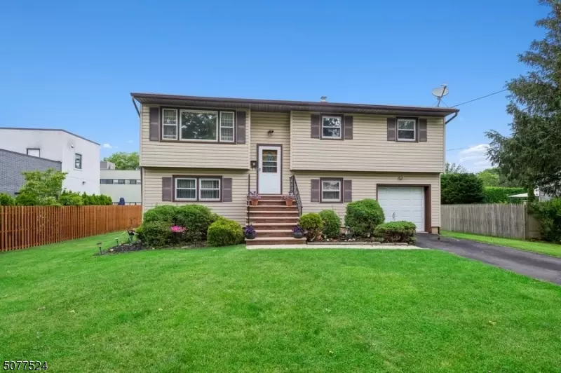 111 Carol Pl, South Plainfield Boro, NJ 07080