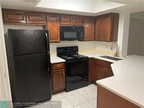 Coral Springs, FL 33071,9144 W Atlantic Blvd  #811