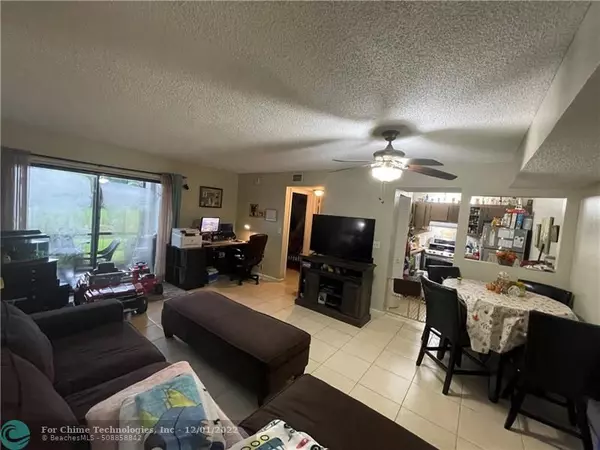 Coral Springs, FL 33065,10730 Royal Palm Boulevard  #4-3