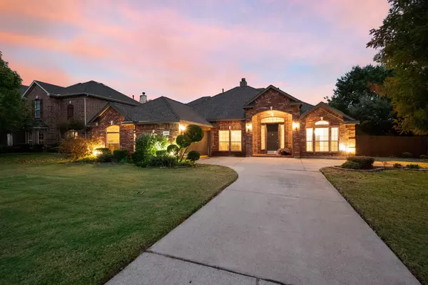 2607 Greenbriar Drive, Mansfield, TX 76063