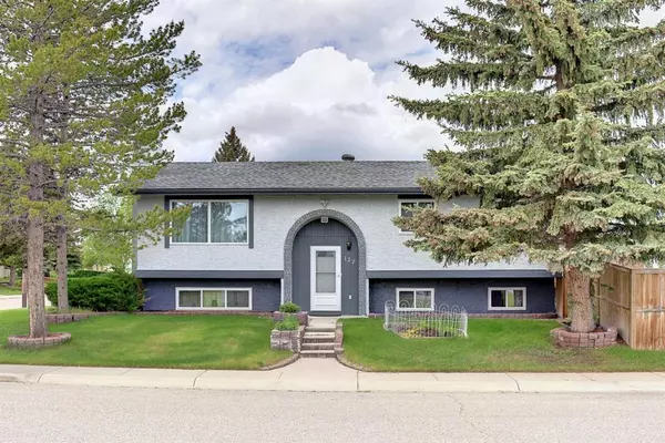 Calgary, AB T2W 2B4,127 Cedar Ridge CRES SW