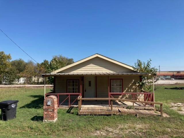 1106 N Border Street, Cleburne, TX 76031