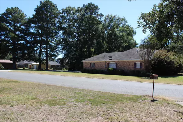 Minden, LA 71055,1503 Hickory Drive