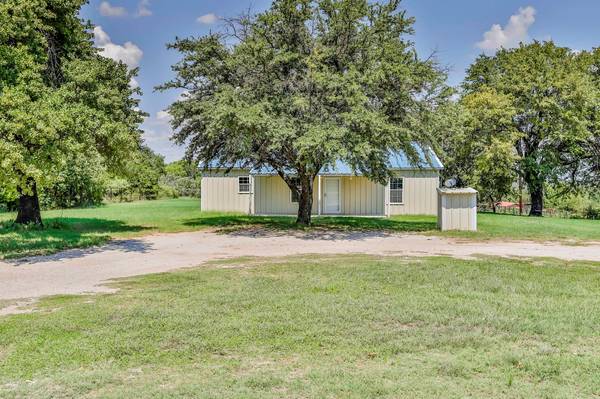 5775 Fm 2210 E, Perrin, TX 76486