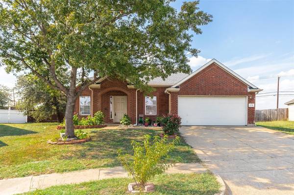 6710 Lake Jackson Drive, Arlington, TX 76002