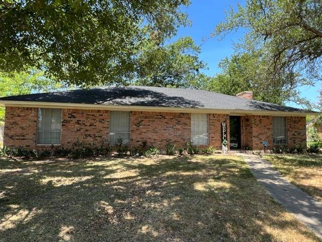 3016 Arapaho Road, Commerce, TX 75428