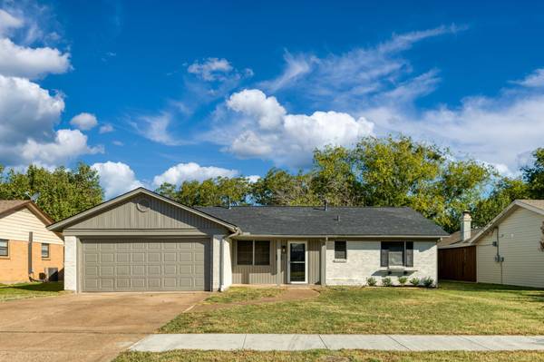 605 E Mission Street, Crowley, TX 76036