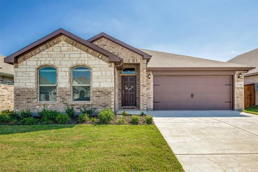 11424 Silver Queen Drive, Aubrey, TX 76227