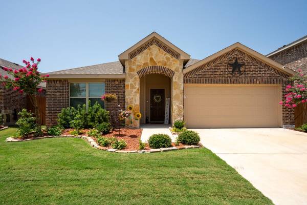 4005 Serene Drive, Heartland, TX 75126