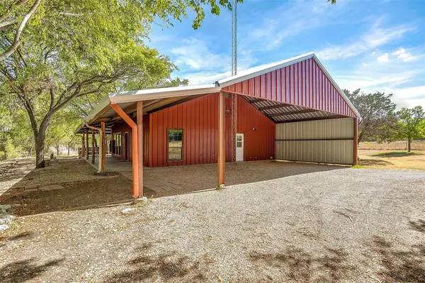 Blum, TX 76627,301 Creekwood Drive