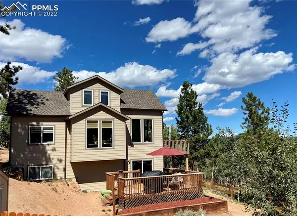 70 Dakota LN, Woodland Park, CO 80863