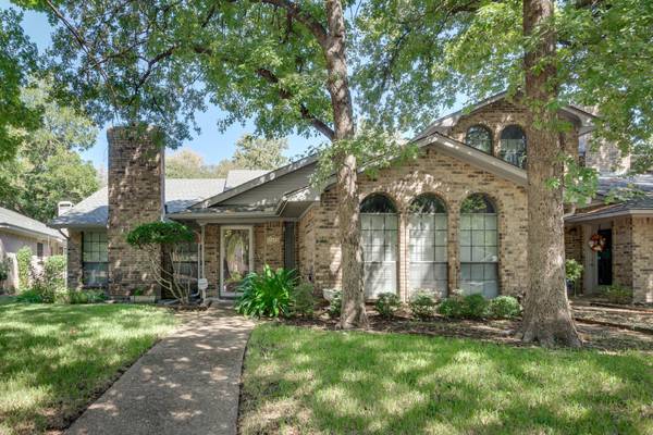 1013 W Lovers Lane, Arlington, TX 76013