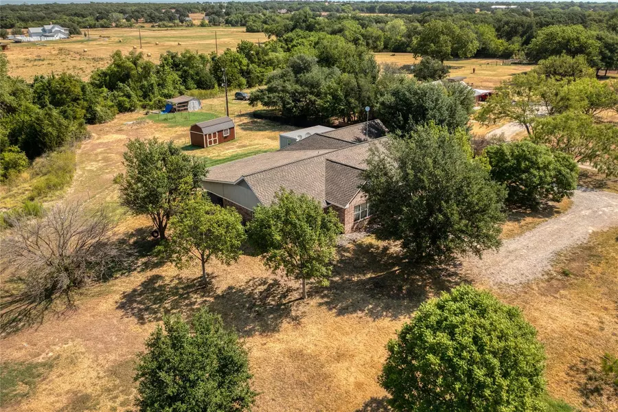 3690 Holbrook Road, Springtown, TX 76082