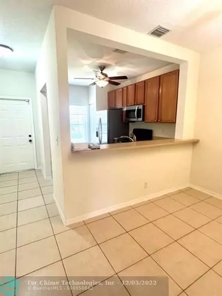 Boynton Beach, FL 33437,6408 Park Lake Cir  #6408