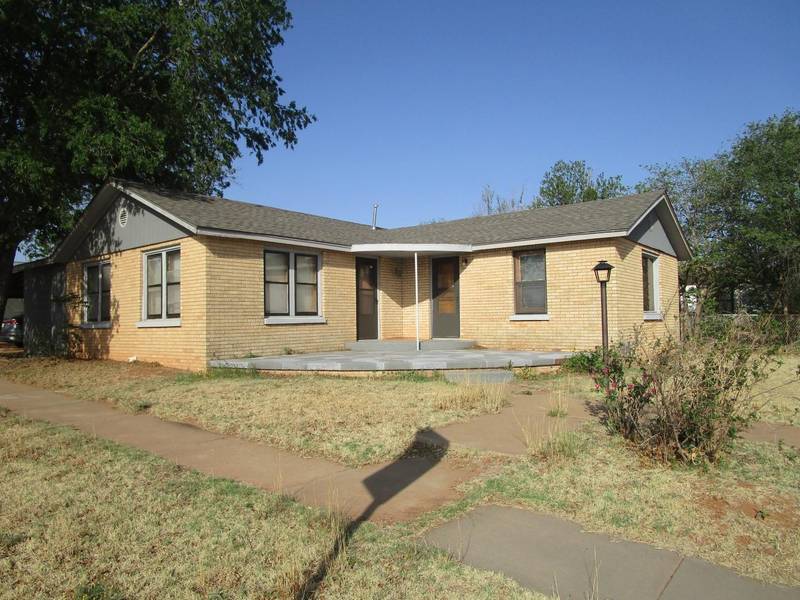 701 Avenue J NW, Childress, TX 79201