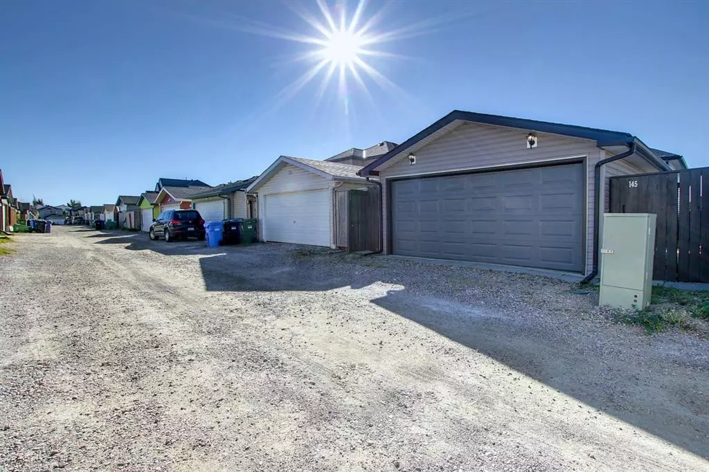 Calgary, AB T3J 5B6,145 Saddlecrest Close NE