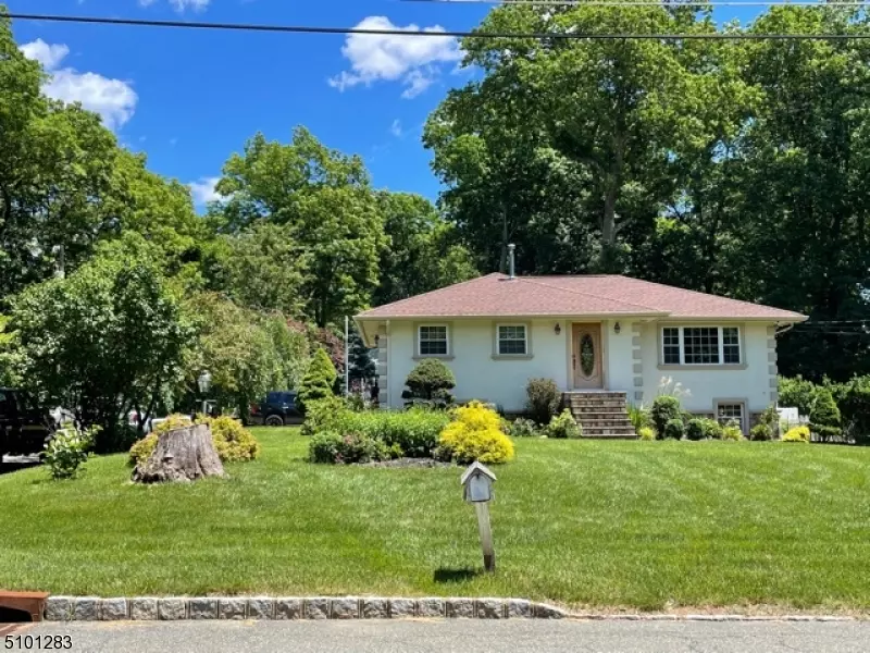 Hopatcong Boro, NJ 07874,35 Kynor Ave