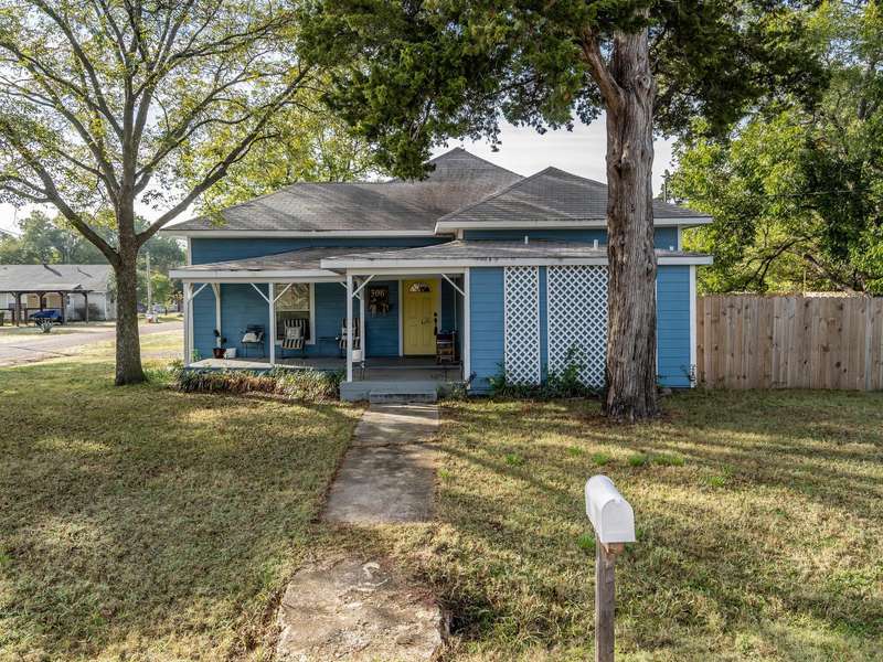 306 E Main Street, Tioga, TX 76271