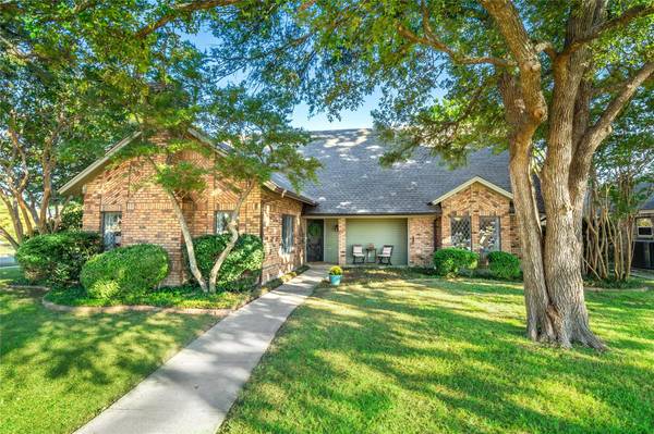 1922 Villanova Drive, Richardson, TX 75081