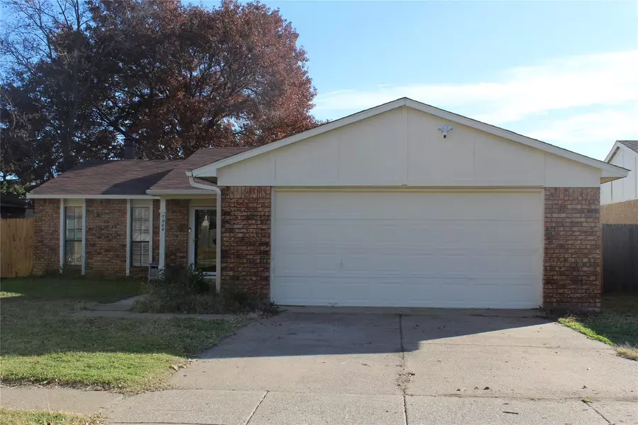 7944 Bermejo Road, Fort Worth, TX 76112