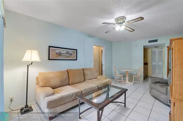 Pompano Beach, FL 33069,502 Gardens Dr  #101