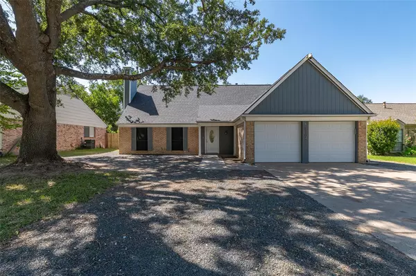 4104 Orchard Hill Drive, Arlington, TX 76016