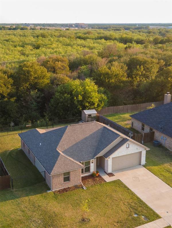 1607 Still Meadow Drive, Kaufman, TX 75142