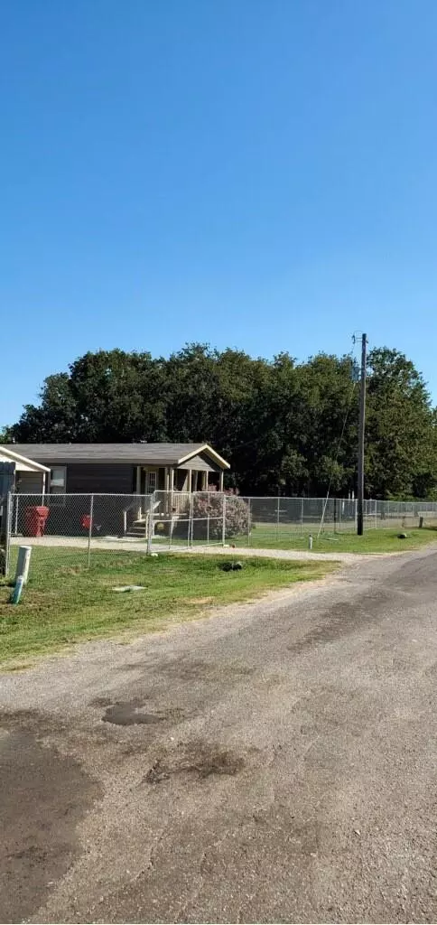 West Tawakoni, TX 75474,128 Navajo Trail