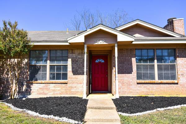 5609 Hearthwood Court, Arlington, TX 76016