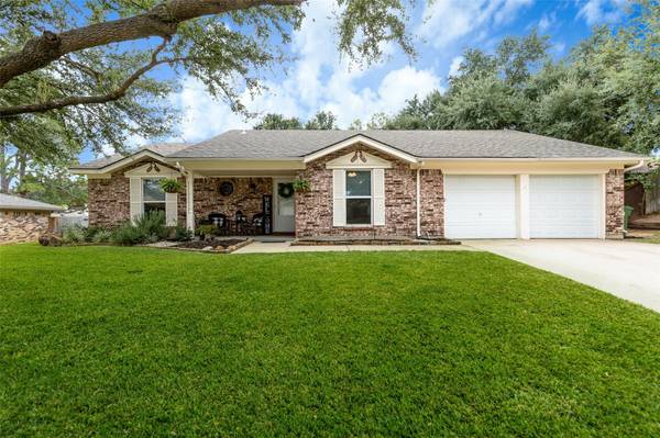 313 Concord Drive, Hurst, TX 76054