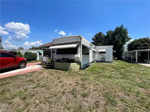 150 Flame LN, North Fort Myers, FL 33917