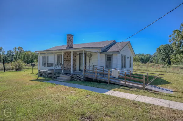 209 Raymond Ridge, Coushatta, LA 71019