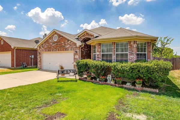 6505 Waterhill Lane, Fort Worth, TX 76179