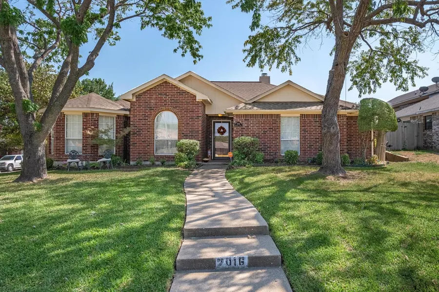 2016 Seminole Trail, Mesquite, TX 75149