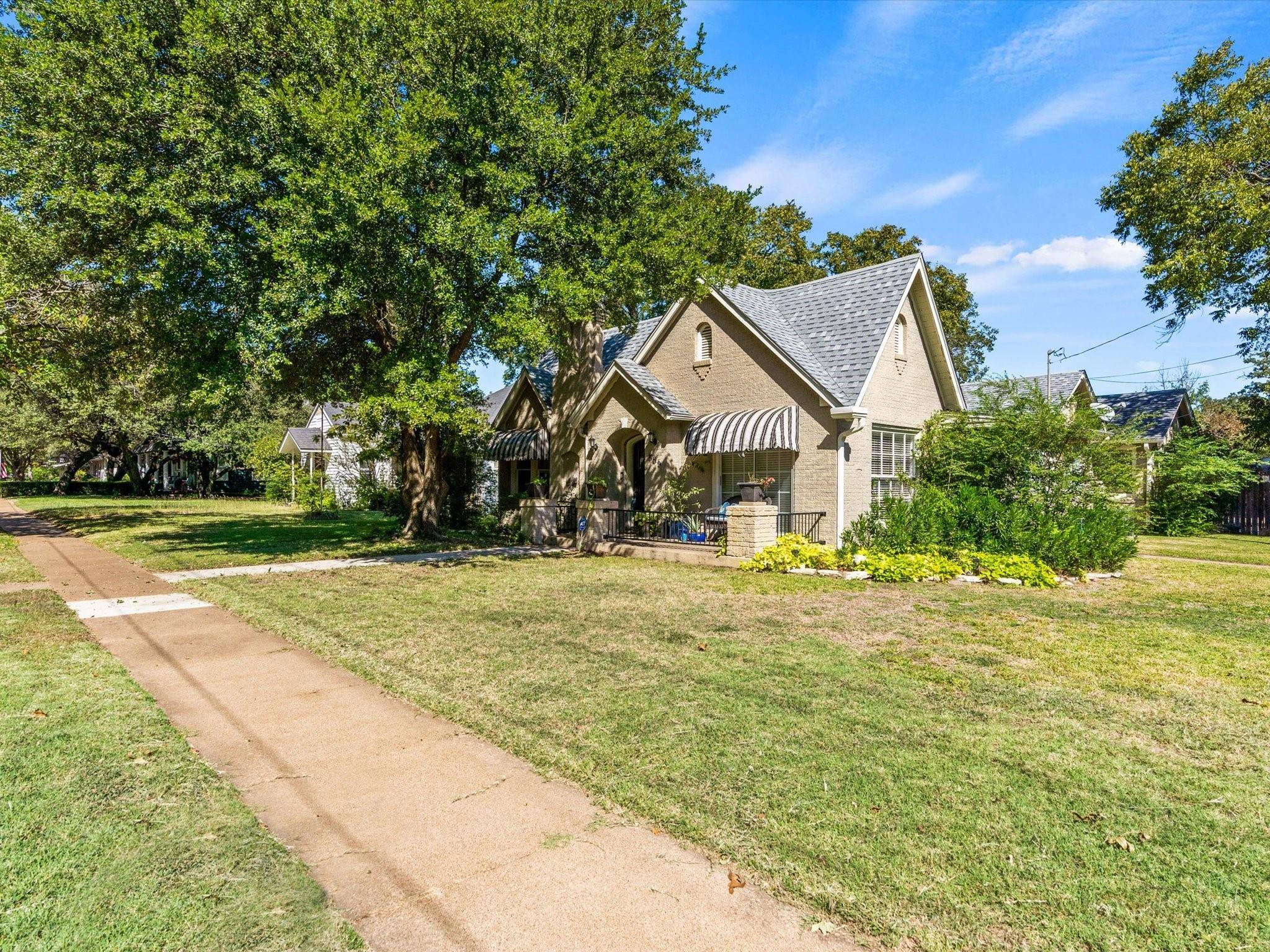 Cleburne, TX 76033,805 Prairie Avenue